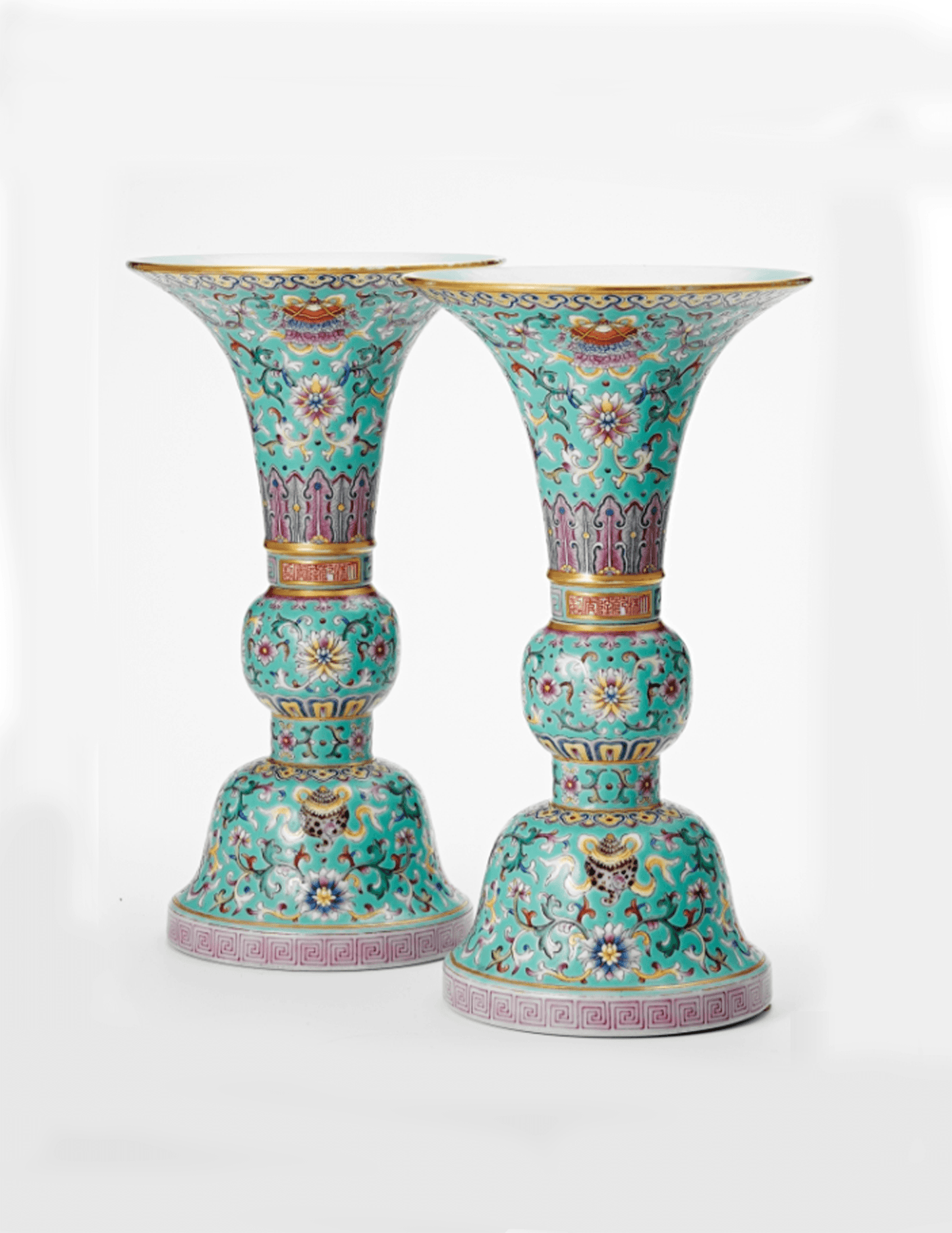 香港上門回收清朝瓷器 民國瓷器 大清乾隆年製 松石綠地粉彩八寶纏枝蓮紋花觚|古董瓷器高價回收|中國瓷器回收鑒定